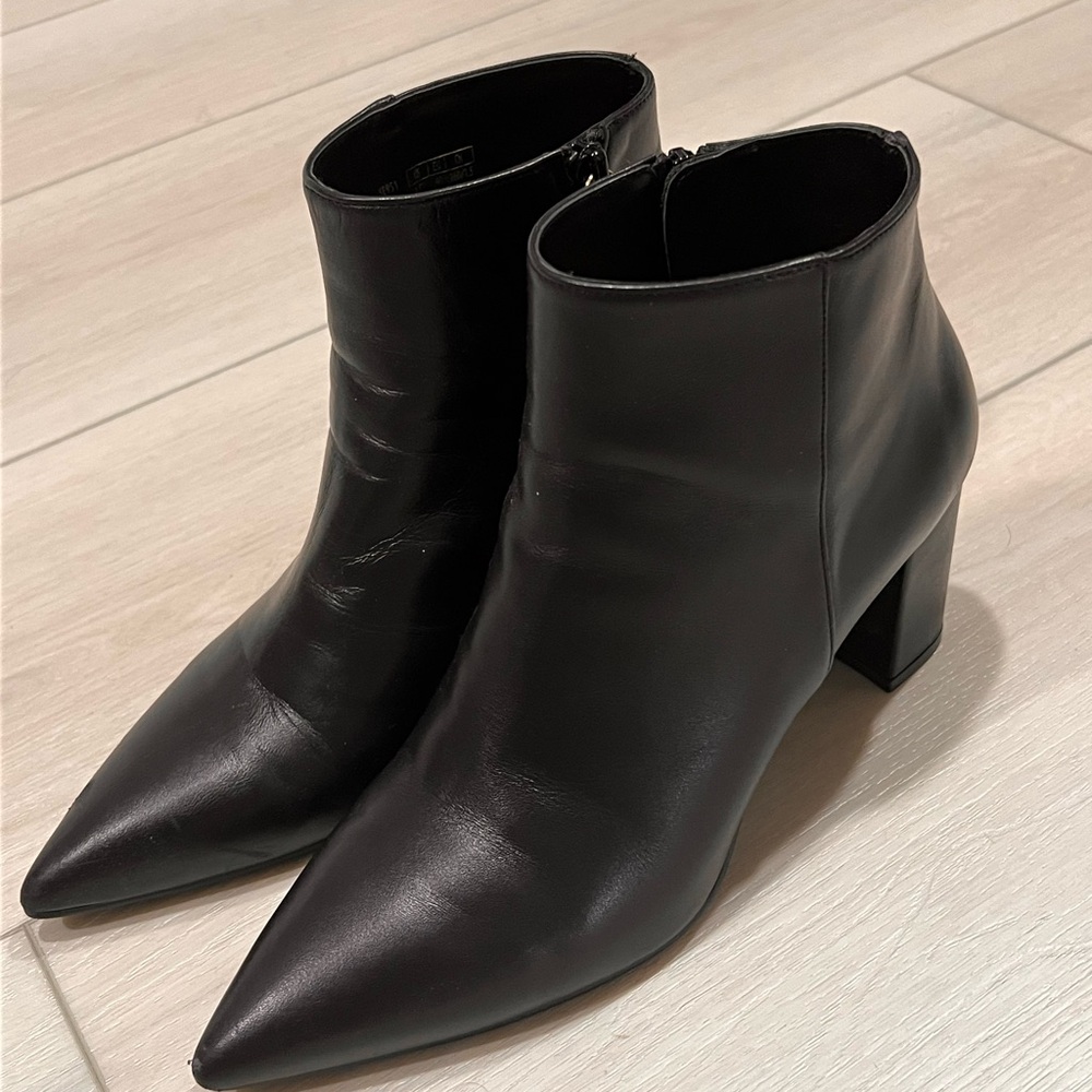 Stuart Weitzman Black Pointed Heeled Boots